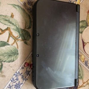 Still works don’t come with a charger